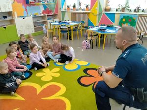 spotkanie policjantów z dziećmi